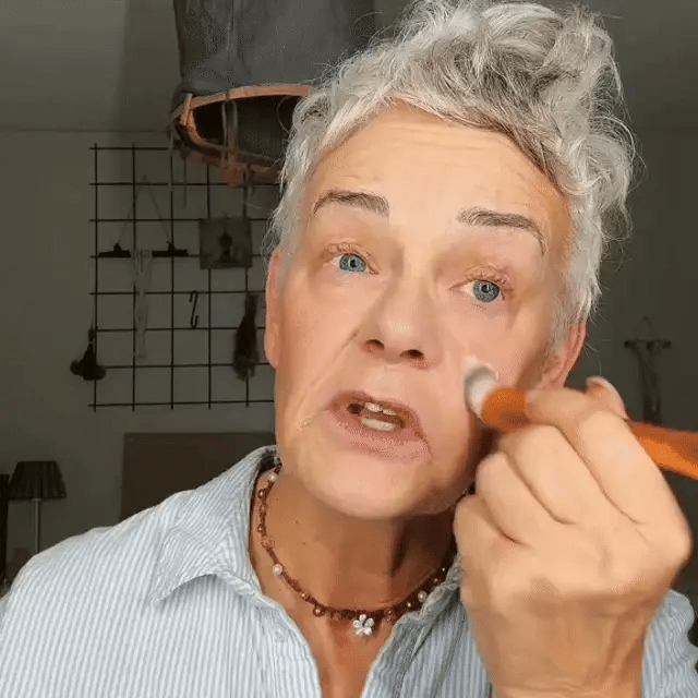 Elyvara™ Shade-Adapting Foundation 30ml